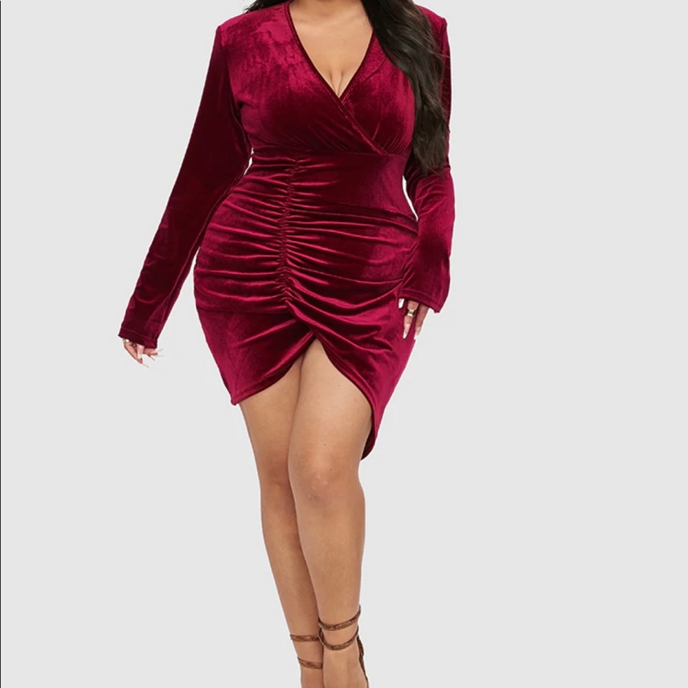NWT Plunging Neck Ruched Velvet Bodycon Dress